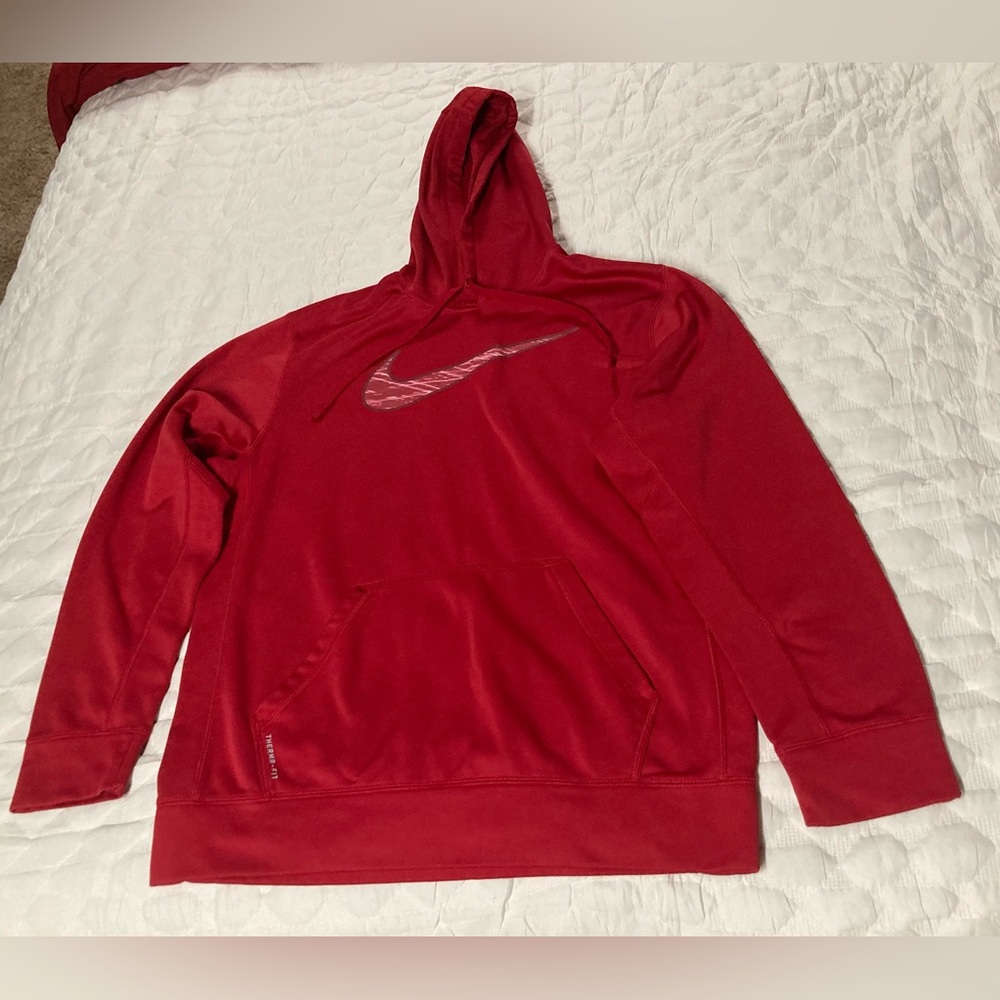 Nike Men’s Therma-Fit Red Hoodie